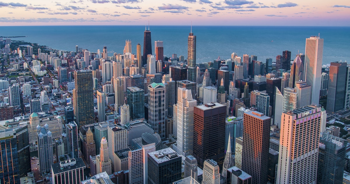 Busy city traffic during an urban work commute